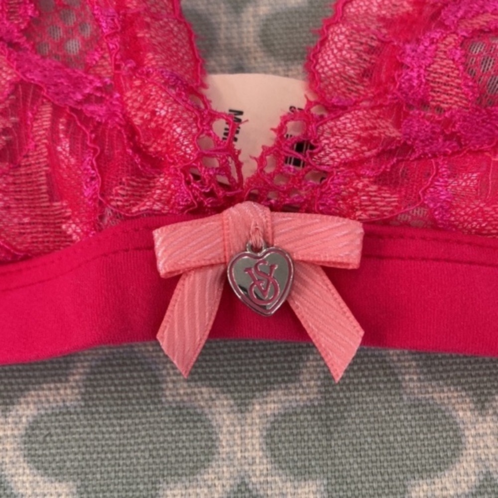 Victoria’s Secret Body Lace Unlined Bralette M NWT - Picture 3 of 10